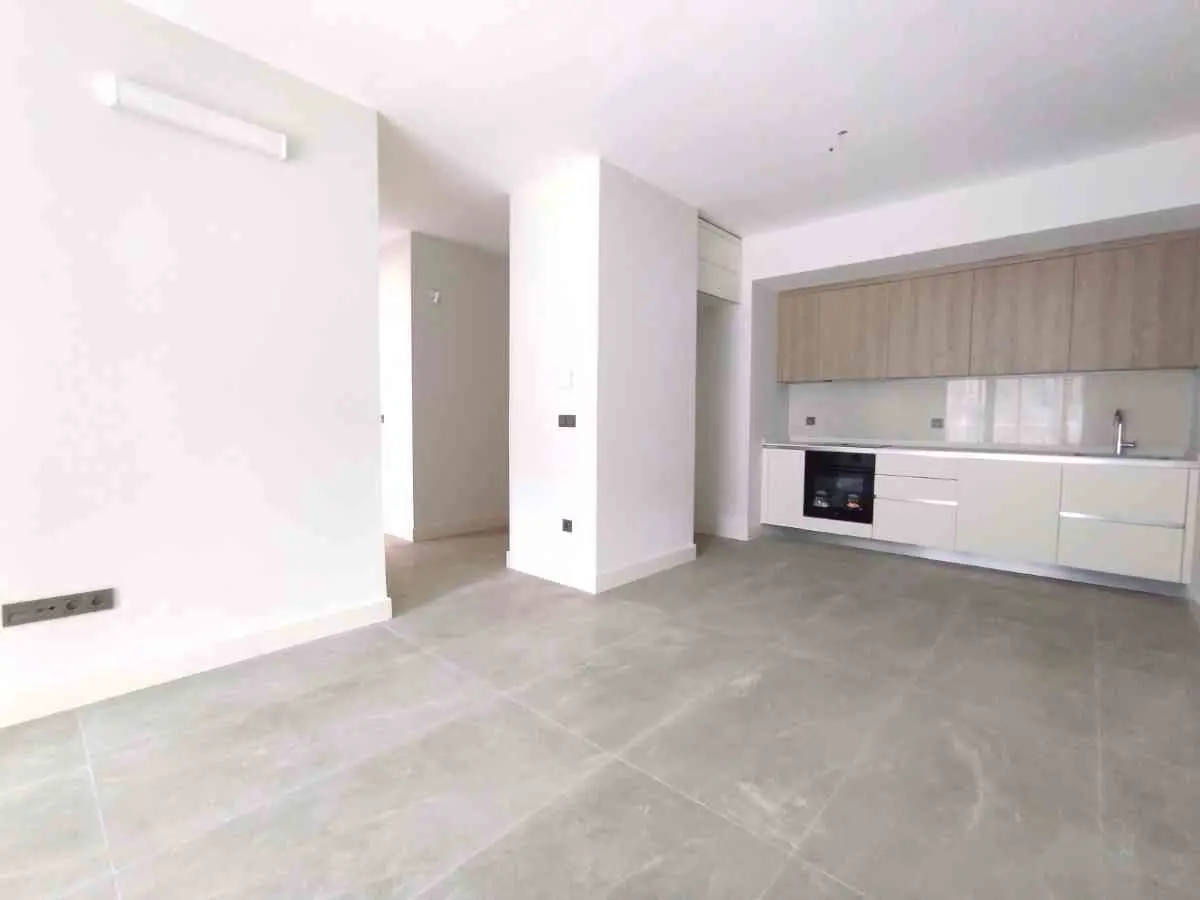 Ümraniye Finanskent Sınpaş Koru Aura'da Ebeveyn Banyolu  Sıfır 2+1 — fotoğraf 1