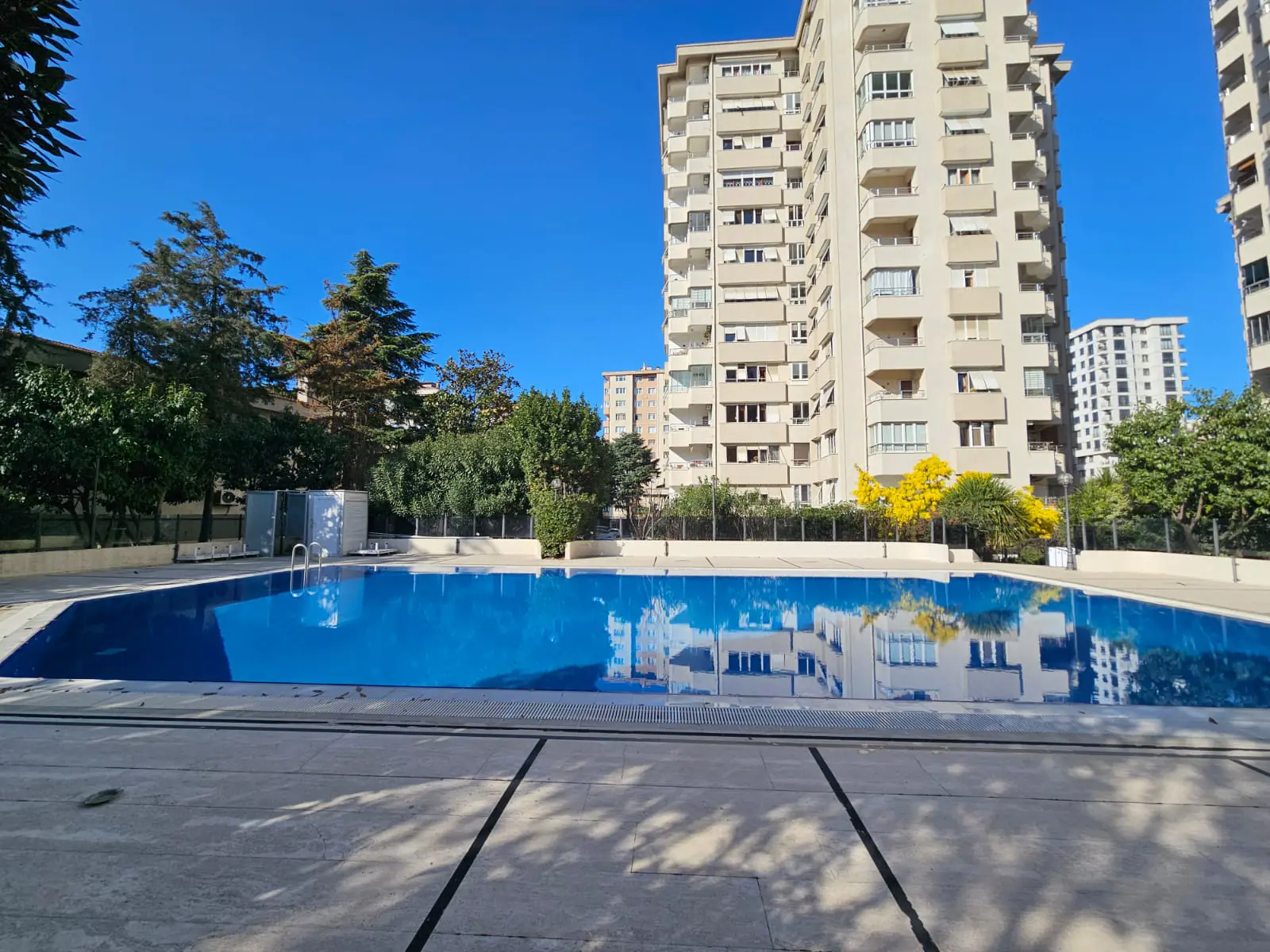 Kadıköy Sahrayıcedit’te Demirli Sitesi’nde 3+1 | 145 M² Brüt | 3 Cephe | Otopark & 7/24 Güvenlik — fotoğraf 1