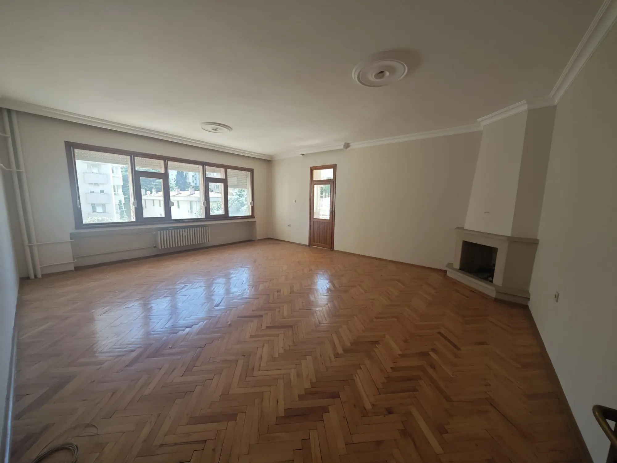 Kadıköy Sahrayıcedit’te Demirli Sitesi’nde 3+1 | 145 M² Brüt | 3 Cephe | Otopark & 7/24 Güvenlik — fotoğraf 2