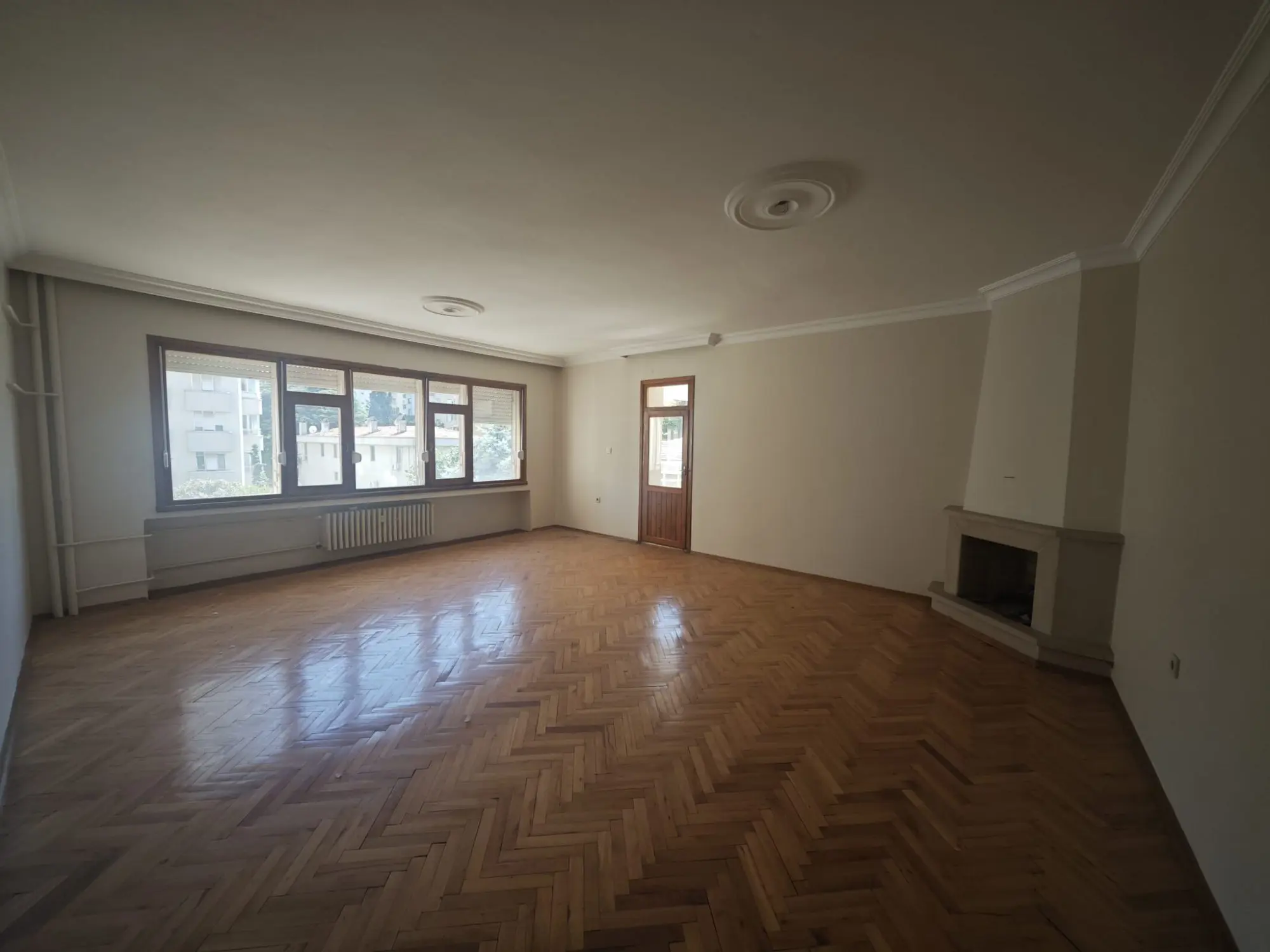 Kadıköy Sahrayıcedit’te Demirli Sitesi’nde 3+1 | 145 M² Brüt | 3 Cephe | Otopark & 7/24 Güvenlik — fotoğraf 4