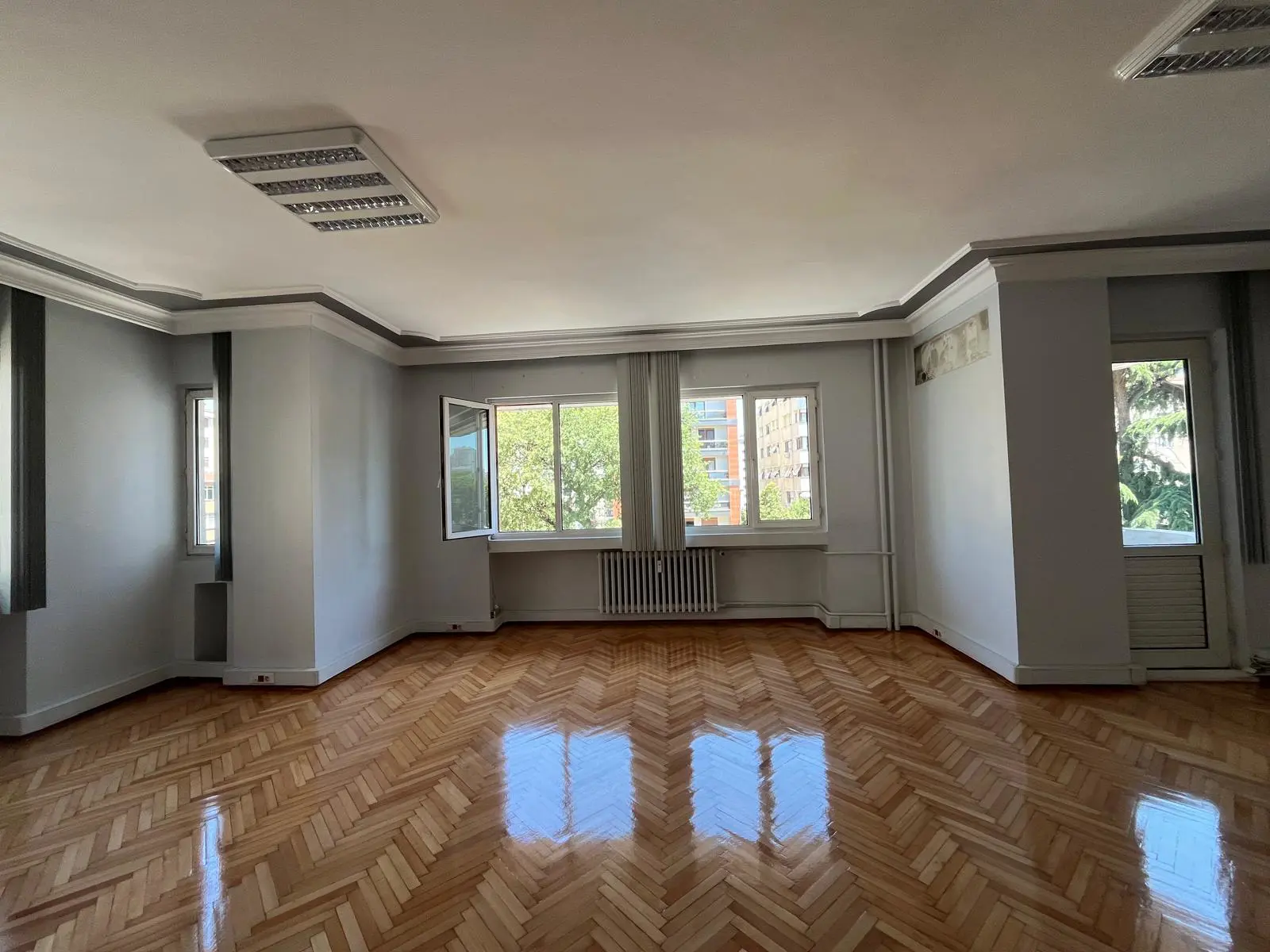 Mınıbüs Caddesı Üzerı Kıralık 4+1 Daıre 180m² - Merkezı Konum — fotoğraf 1