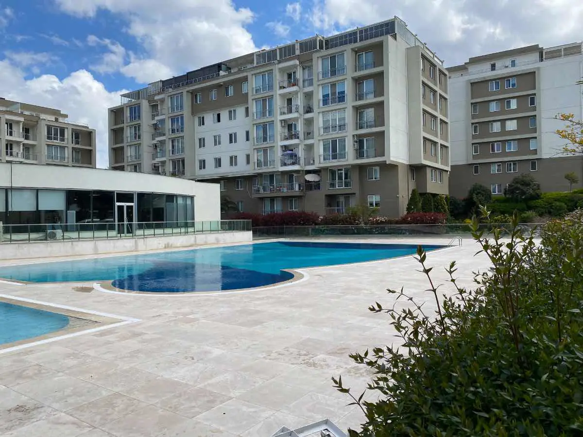 Ümraniye Yukarı Dudullu’da 2015 Yapımı 2+1 | 120 M² Brüt | Balkonlu | Boş Kiralık Daire — fotoğraf 1