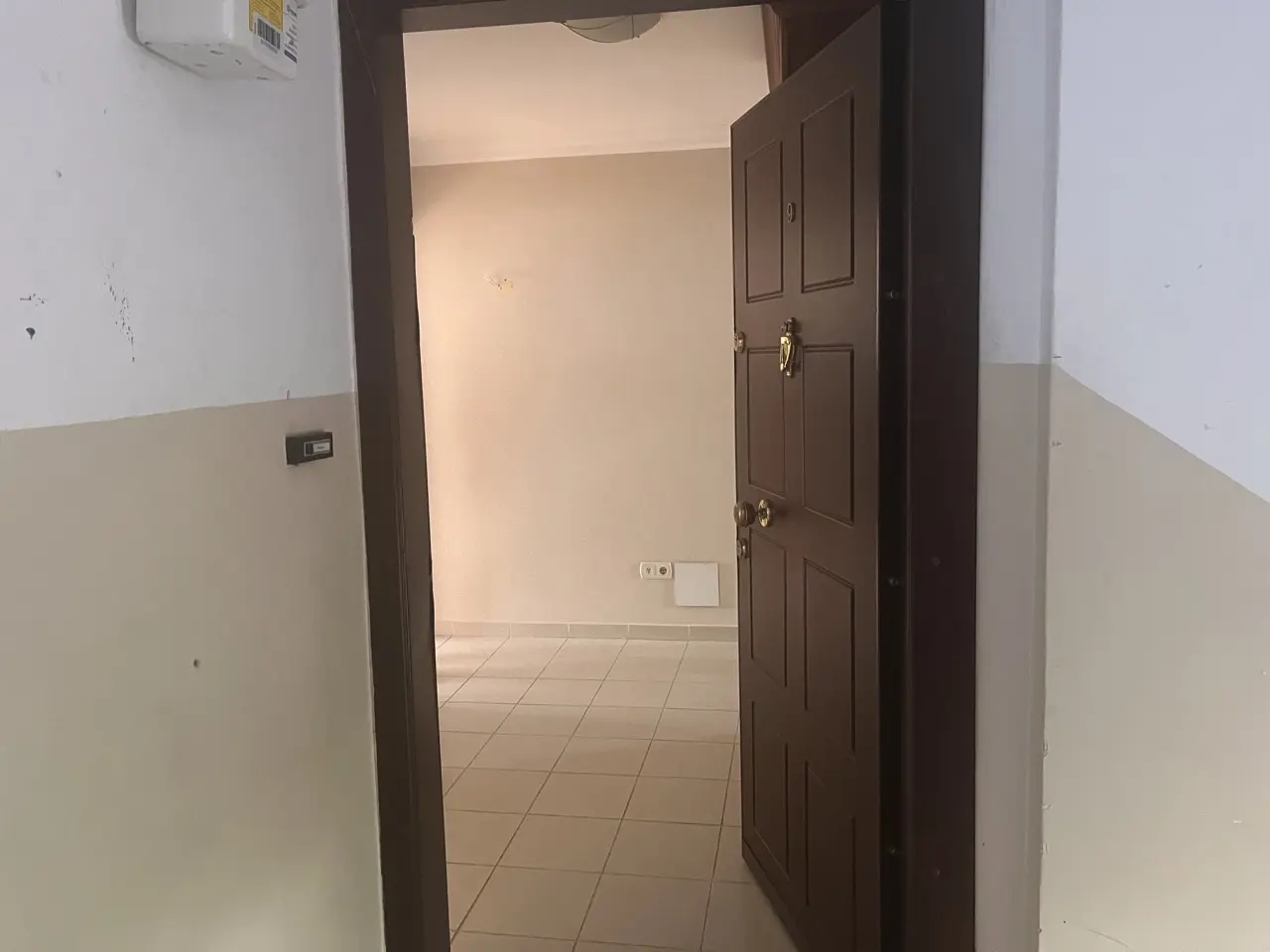 Erenköy Kazasker'de Kıralık 3+1 Daıre Çıft Balkon Metro Yanıbaşı — fotoğraf 5