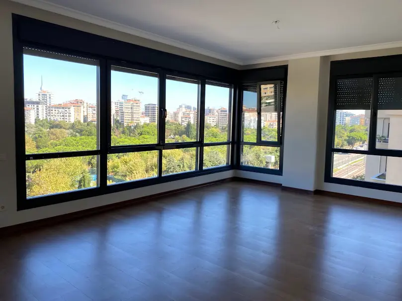İstanbul Anadolu / Kadıköy / Göztepe Mah. konumundaki daire