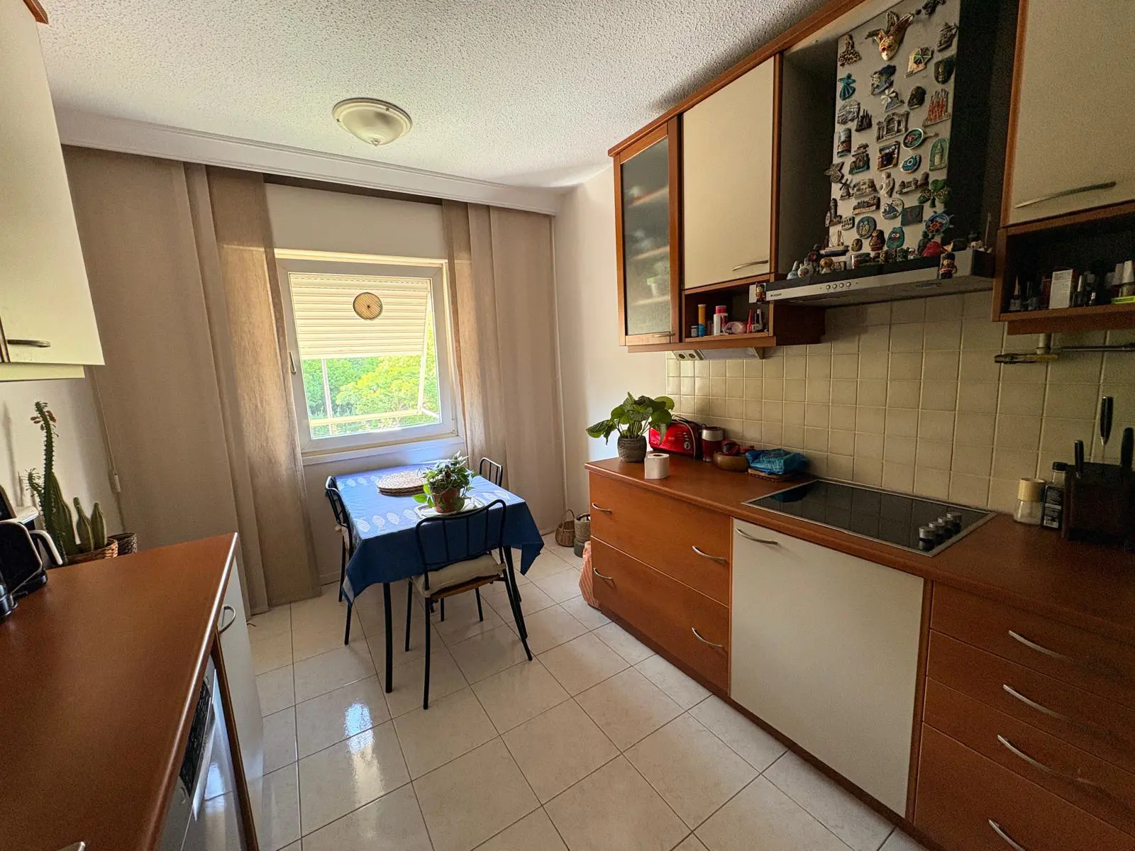 Ataşehır Ata 3 Bloklarında 3+1 Kılerlı Çıft Banyo Satılık Daıre — fotoğraf 1