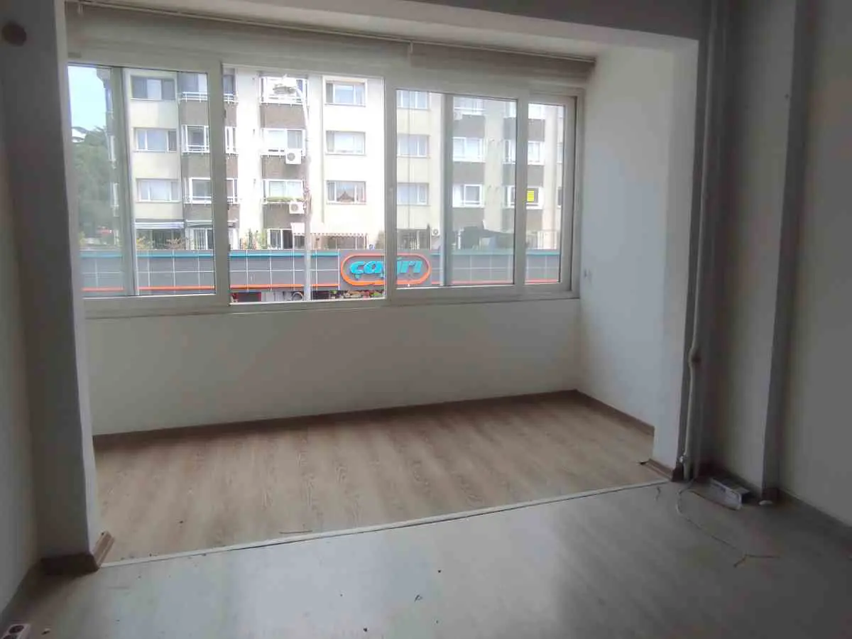 Küçükyalı Minibüs Caddesi Üzeri, Çağrı Market Karşısı 50 M² Kiralık Ofis — fotoğraf 5