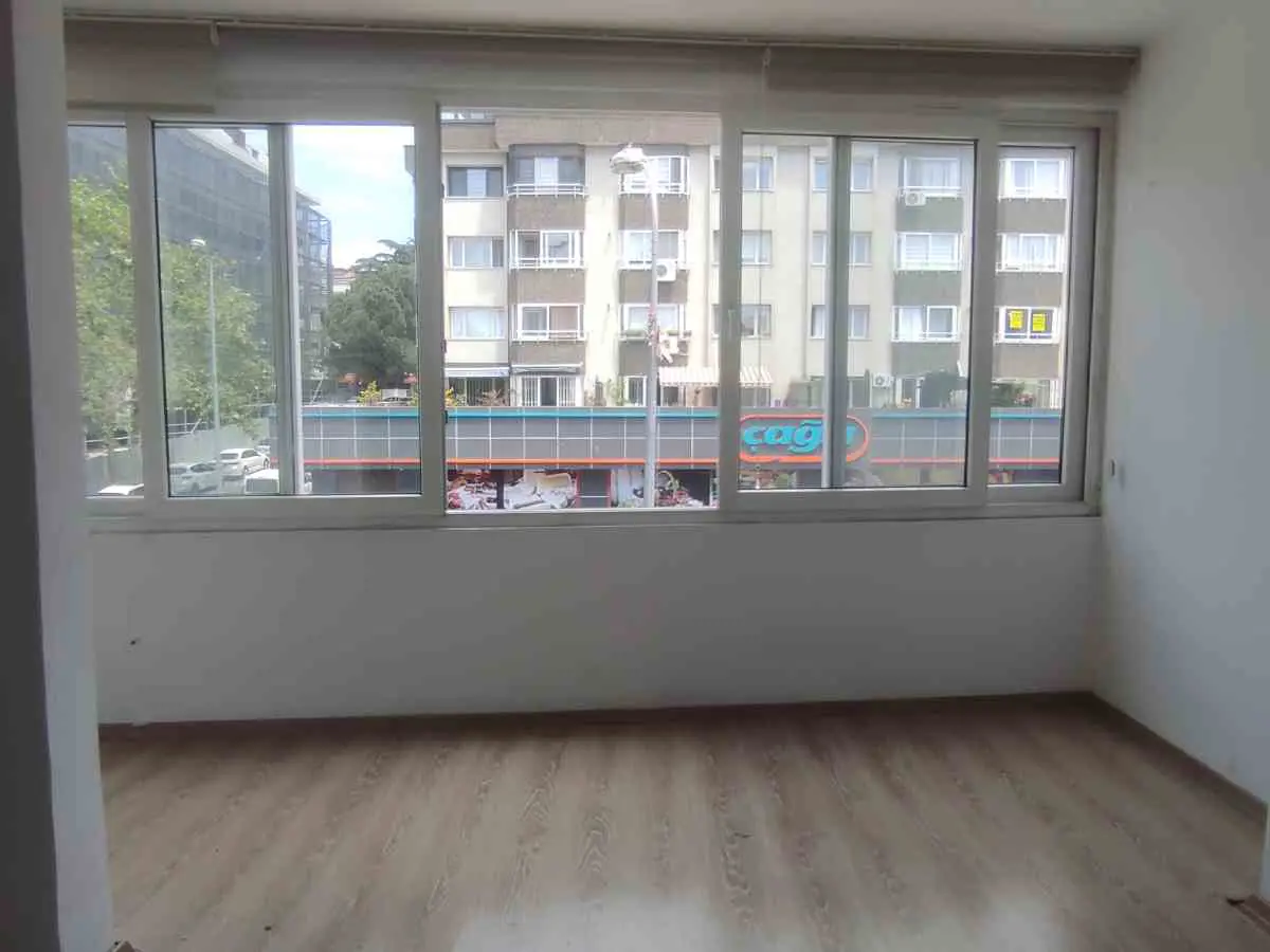 Küçükyalı Minibüs Caddesi Üzeri, Çağrı Market Karşısı 50 M² Kiralık Ofis — fotoğraf 4