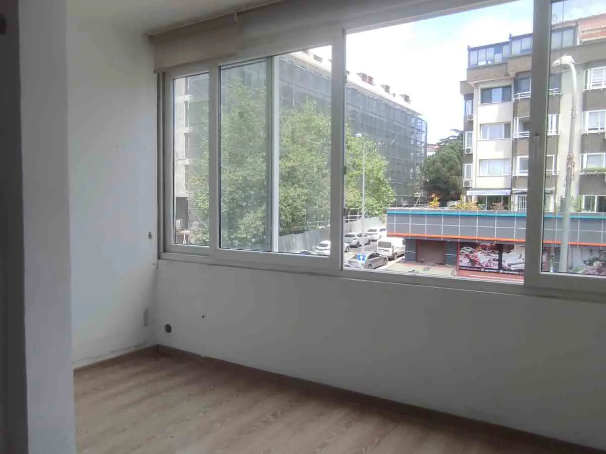 Küçükyalı Minibüs Caddesi Üzeri, Çağrı Market Karşısı 50 M² Kiralık Ofis — fotoğraf 1
