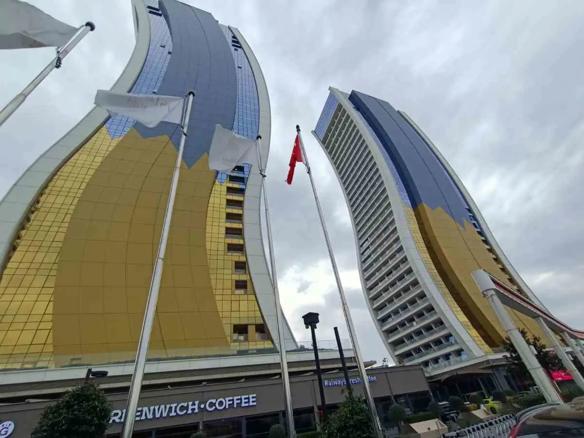 Kartal İstmarina'da Ofis Bloğunda Balkonlu Satılık 1+1 Daıre — fotoğraf 1