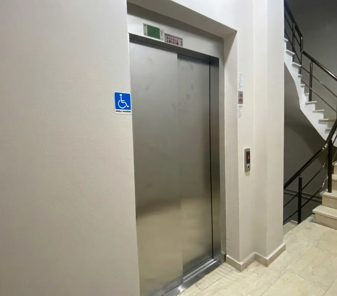 Ümraniye Fera Busıness Plaza Karşısı Yeni Binada Kiralık Ofis — fotoğraf 3