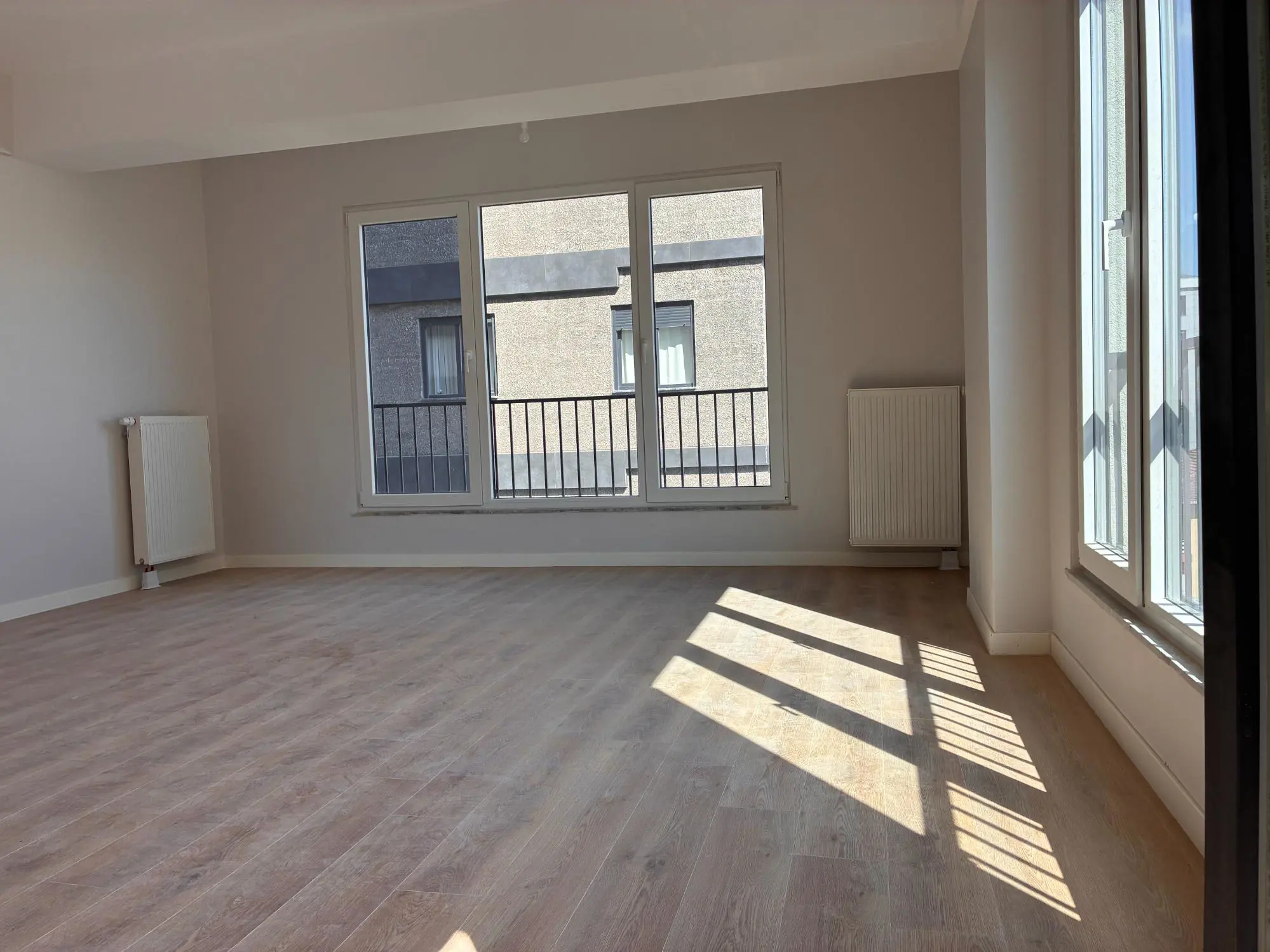 Erenköy Minibüs Cad. Kazasker Yeni Binada 2 Banyolu Balkonlu 3+1 Kiralık Daire — fotoğraf 4