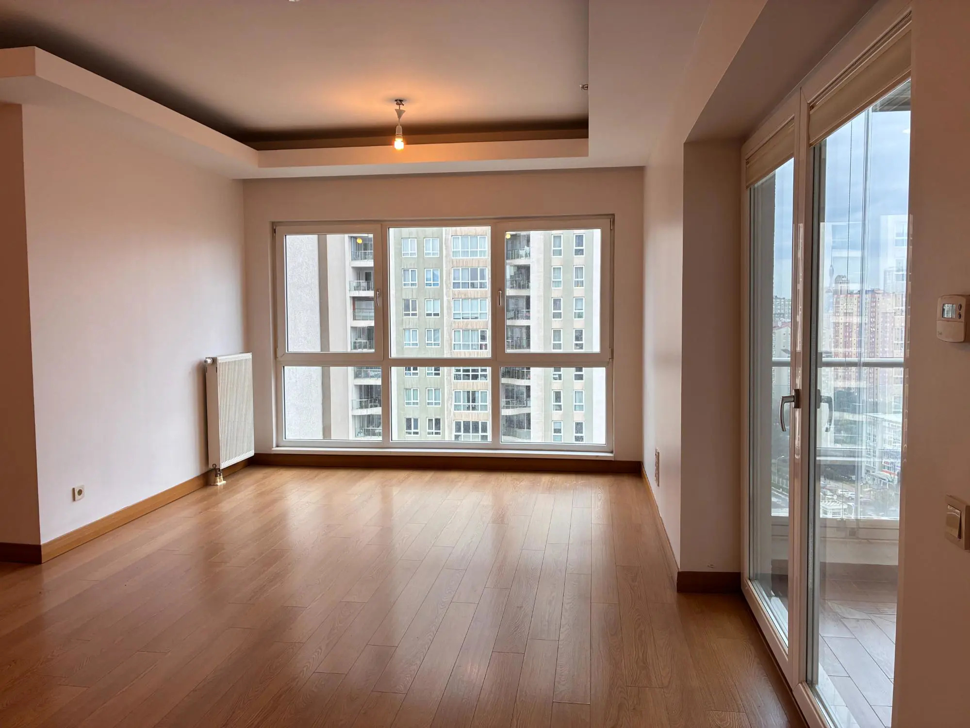 My Towerland Ataşehir 3381-3 Ada Boş 23m2 Balkonlu Ebeveyn Banyolu Satılık 3+1 Daire — fotoğraf 4