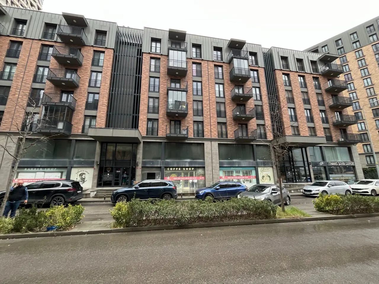 Sinpaş Finans Şehir Cadde Üstü 3 Katlı Kiralık 154 M2 Dükkan — fotoğraf 2