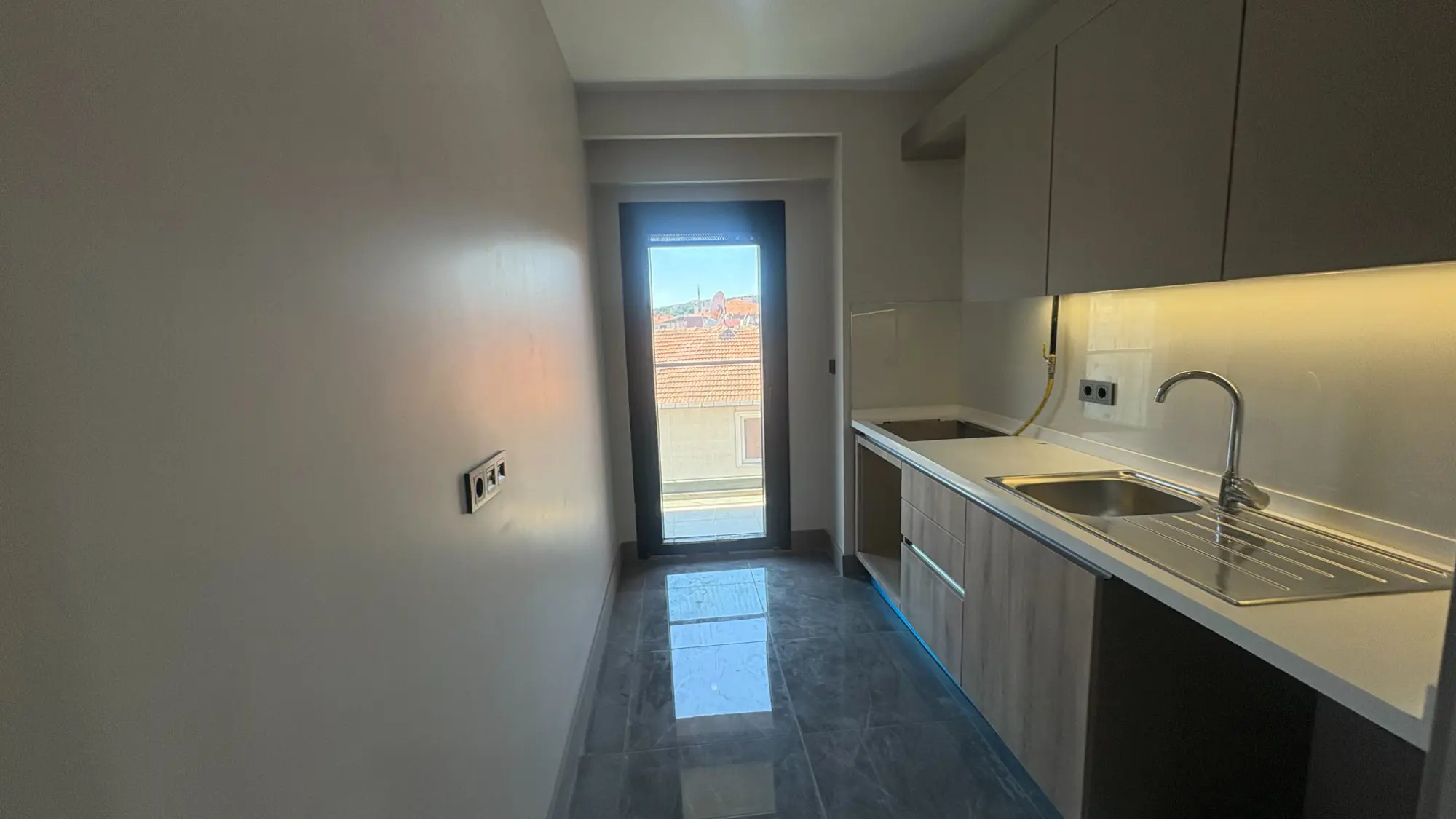 Emlak Konut Altınköy Sitesinde Önü Açık,balkonlu 3+1 Kiralık — fotoğraf 5