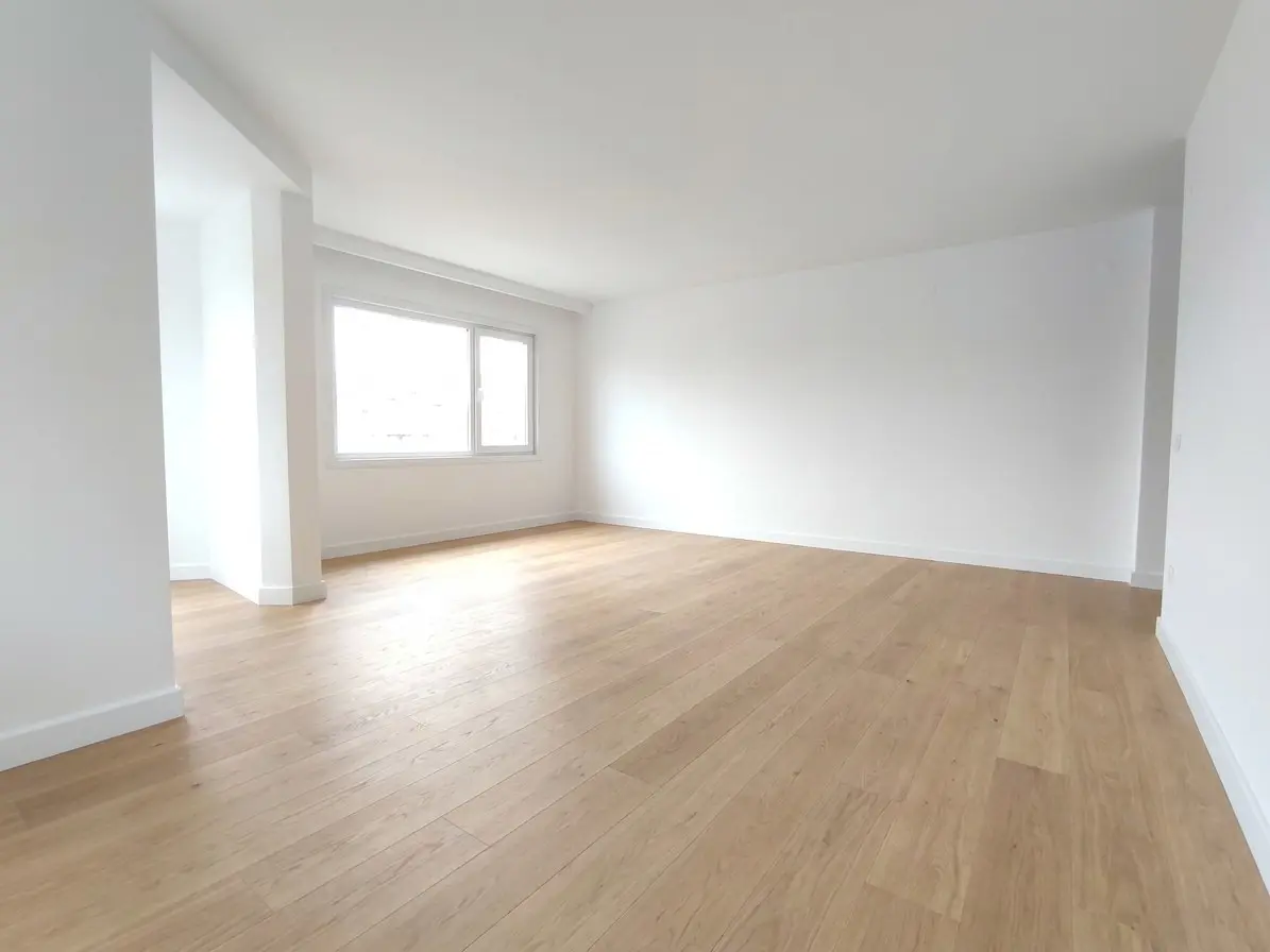 Ataşehir . Ata 3/2 Sitesi’nde Metropol Cephelı 3+1  Kiralık Daire — fotoğraf 2