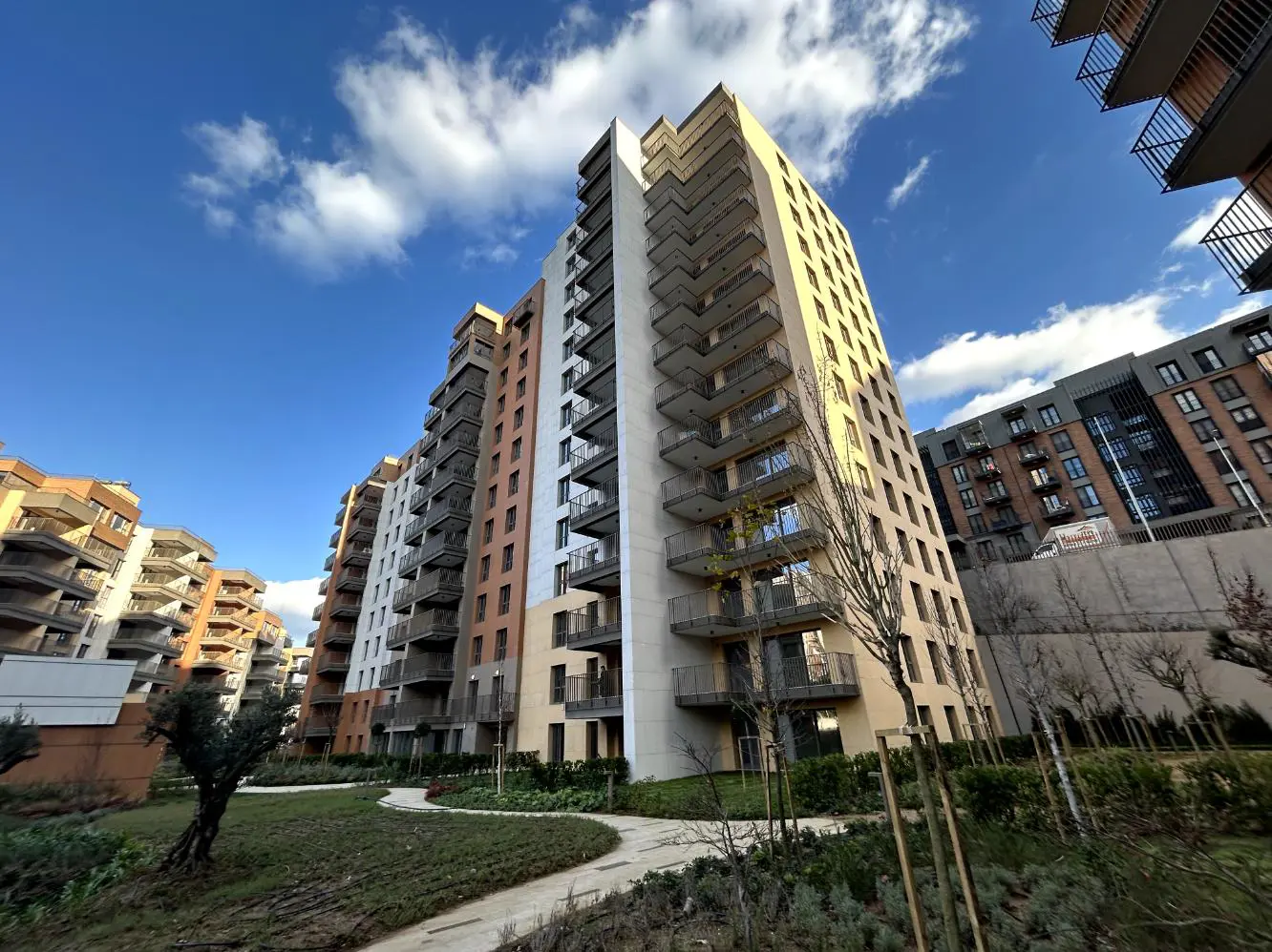 Ümranıye Sınpaş Fınansşehır Koru Aura 170m2 Kıralık 3+1 Daıre — fotoğraf 1