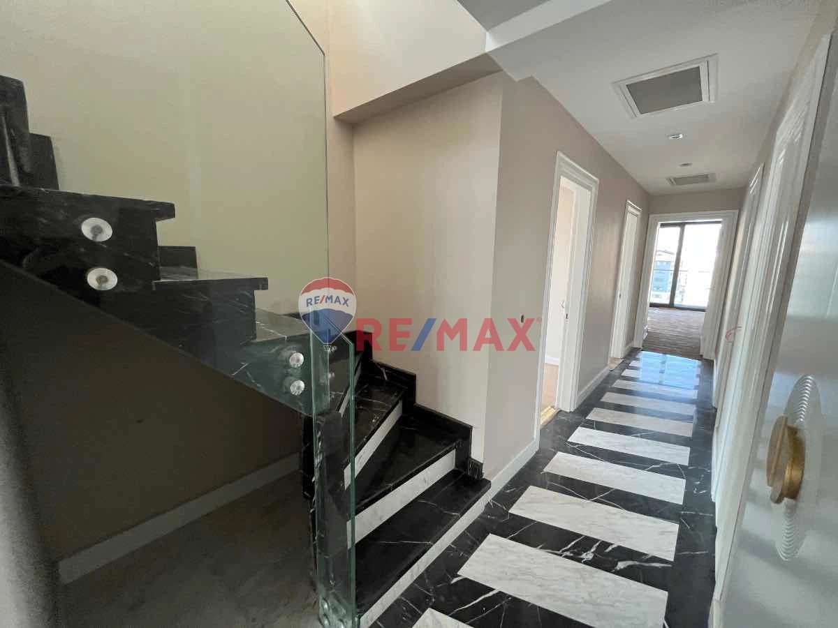 Bağdat Caddesı Üzerı Kapanmaz Adalar Manzaralı Sıfır 348m2 5+2 — fotoğraf 5