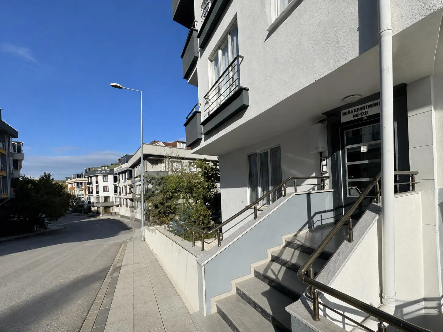Çekmeköy Merkez Mah. Köroğlu Cad. Üzerınde Satılık 2+1 Boş Daıre — fotoğraf 2