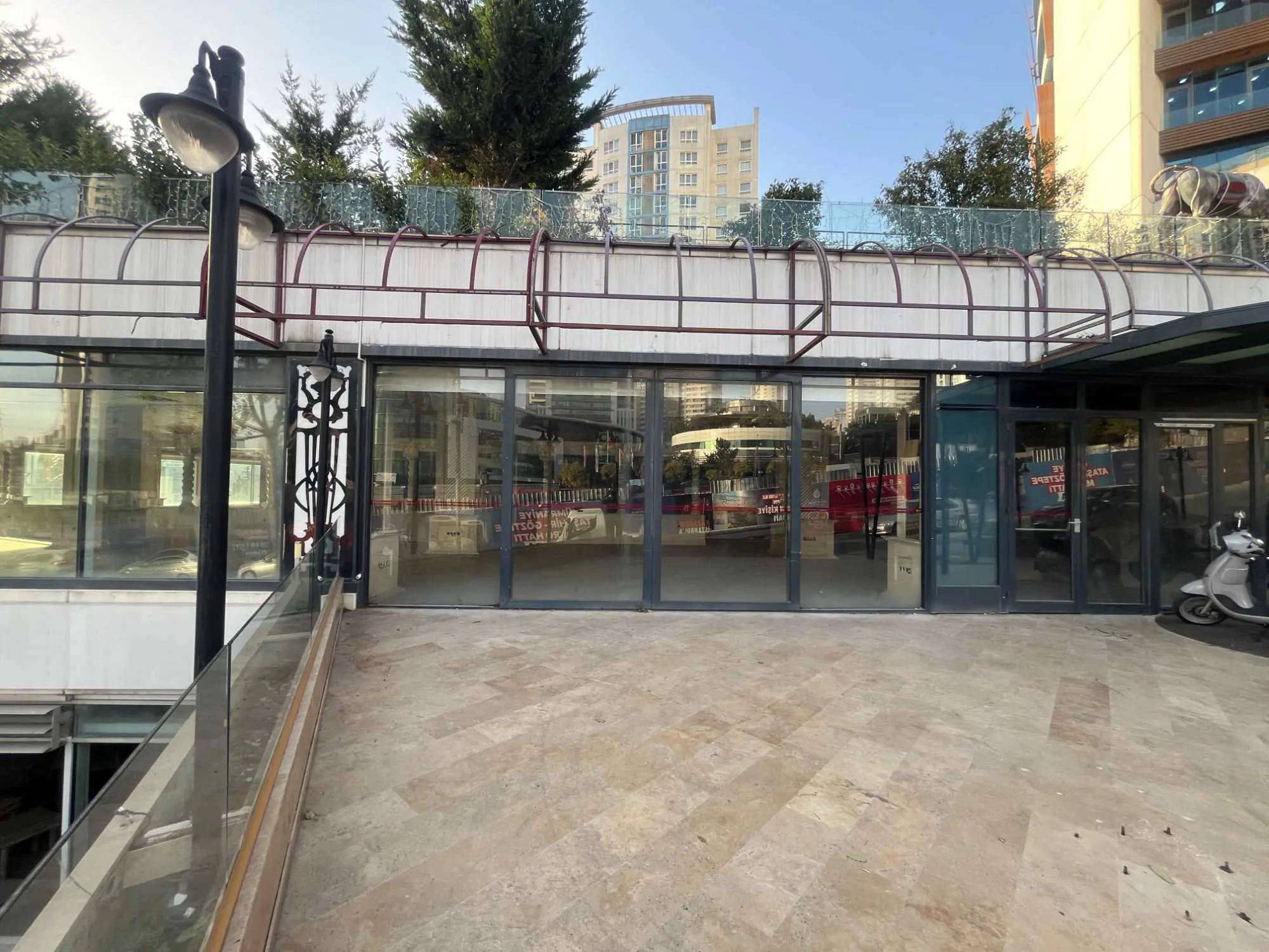 Batı Ataşehır'ın Kalbınde 3.080 M2 Kıralık Mağaza/Showroom — fotoğraf 5