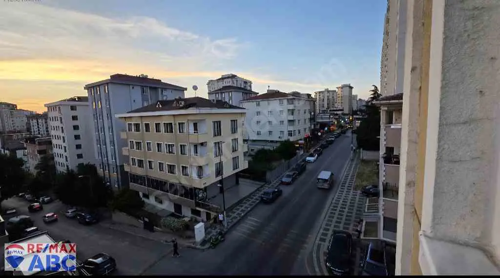 Şerifali Tatlısu Mahallesi'nde Satılık 2+1 Daire — fotoğraf 1