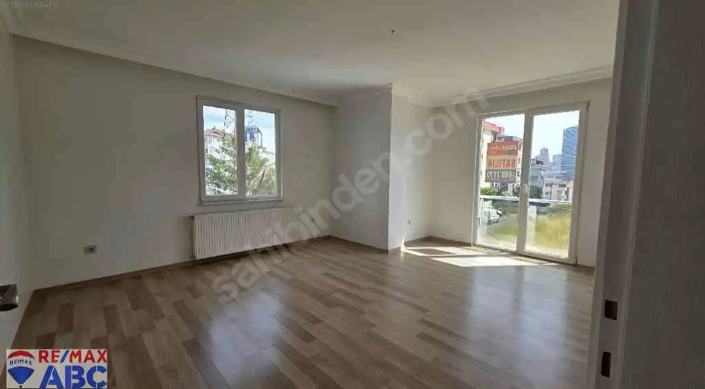 Şerifali Tatlısu Mahallesi'nde Satılık 2+1 Daire — fotoğraf 3
