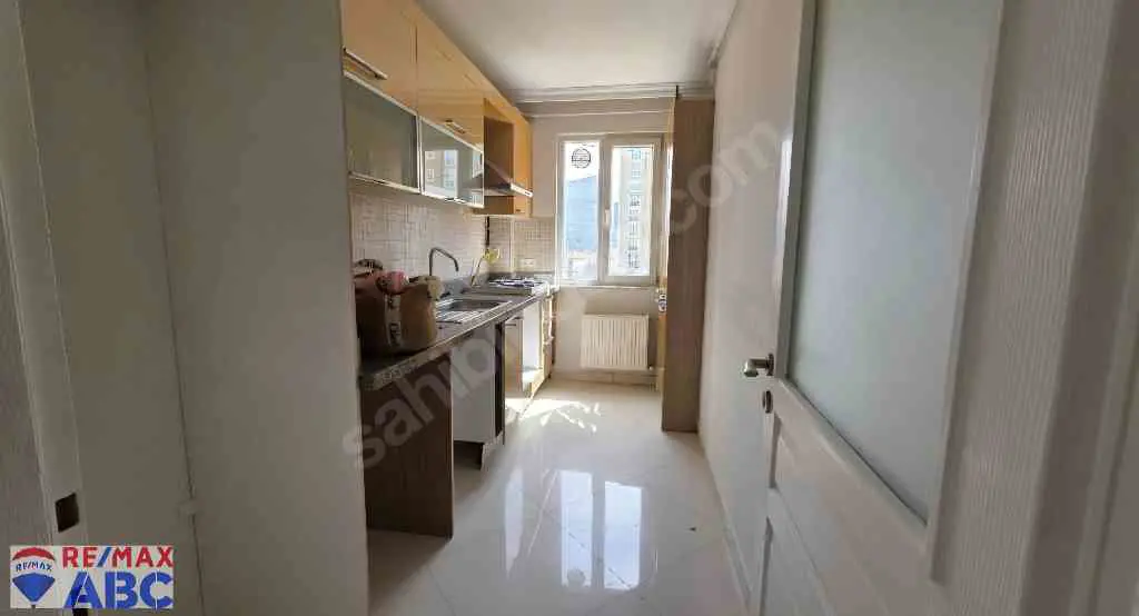 Şerifali Tatlısu Mahallesi'nde Satılık 2+1 Daire — fotoğraf 2